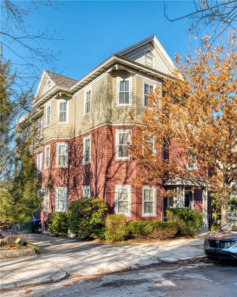 128 Congdon Street Providence RI 02906
