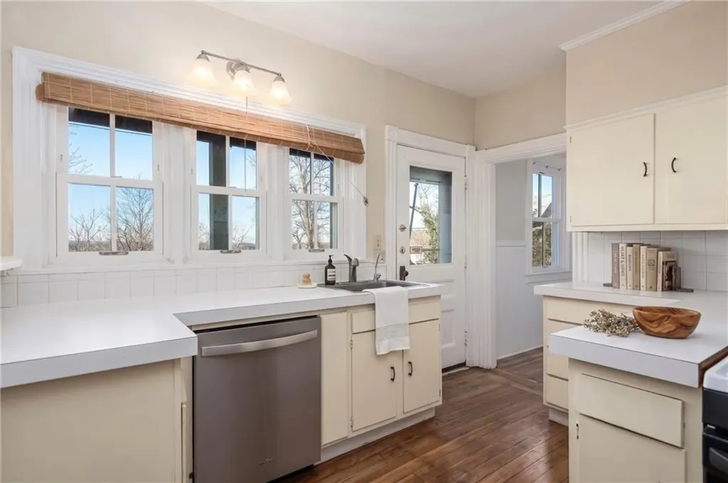 128 Congdon Street Providence RI 02906