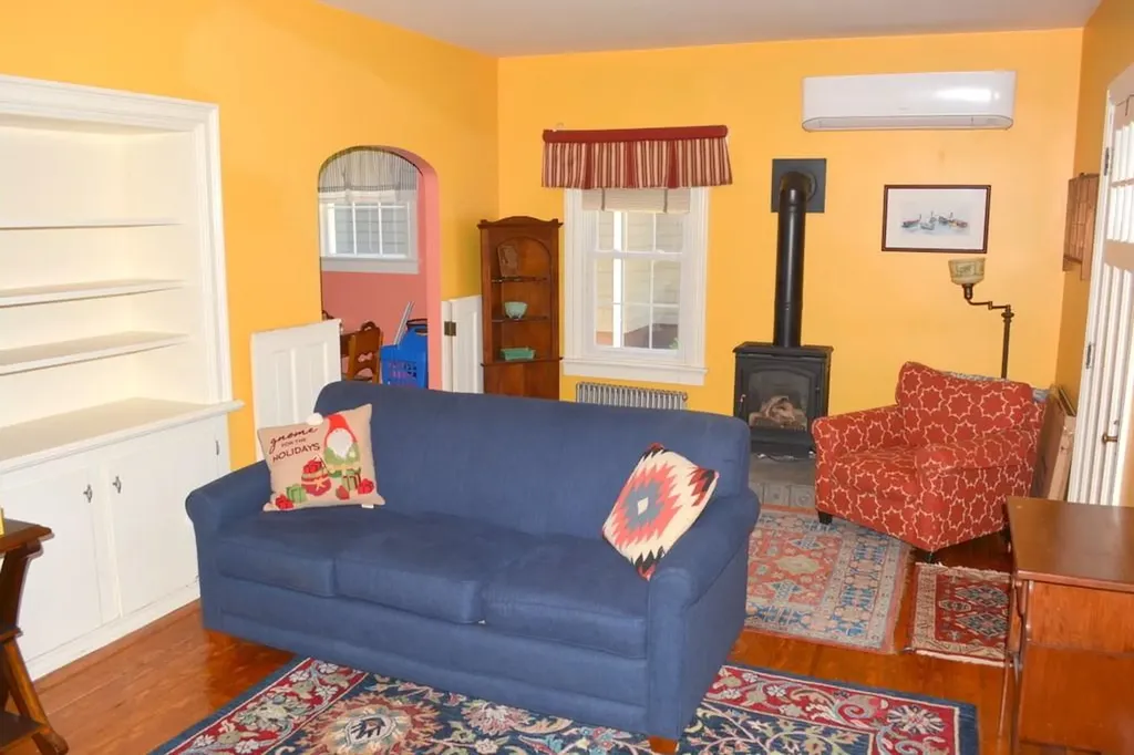53 Russell Avenue East Providence RI 02914