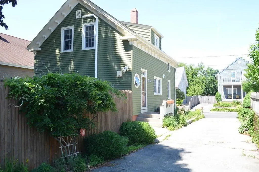 53 Russell Avenue East Providence RI 02914