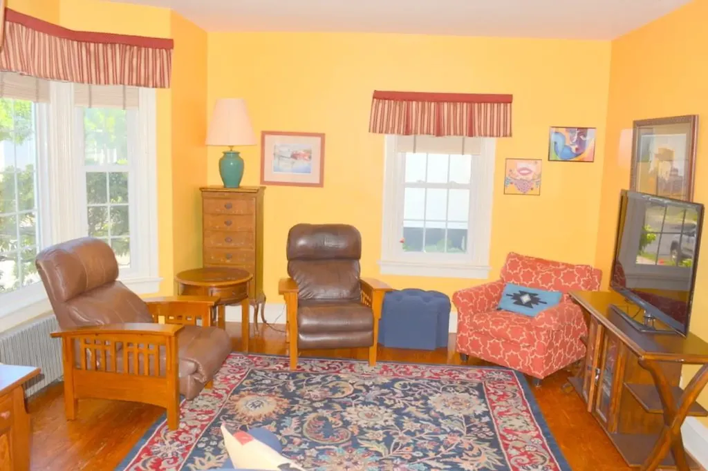 53 Russell Avenue East Providence RI 02914