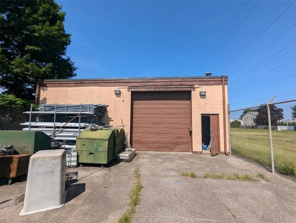 21 Pommenville Street Pawtucket RI 02861