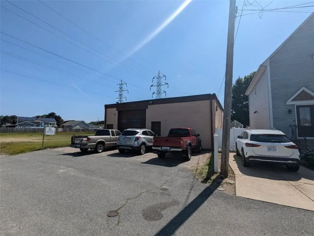 21 Pommenville Street Pawtucket RI 02861