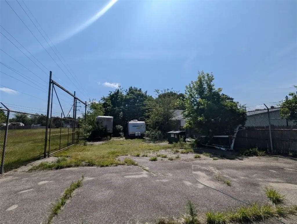 21 Pommenville Street Pawtucket RI 02861