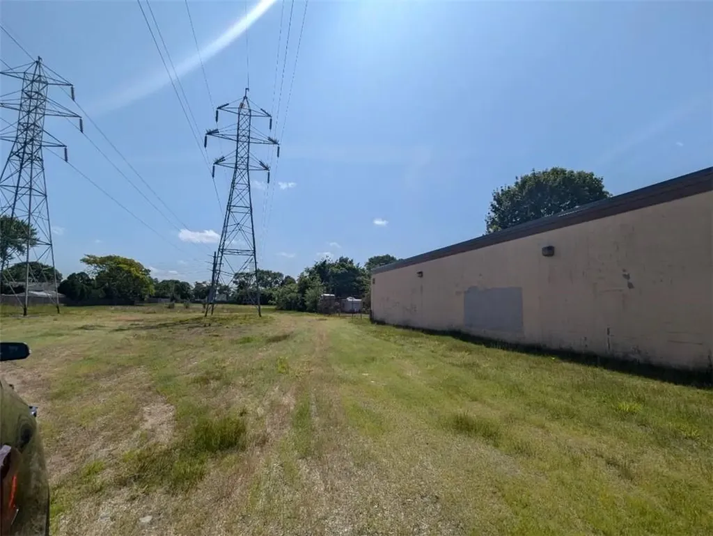 21 Pommenville Street Pawtucket RI 02861