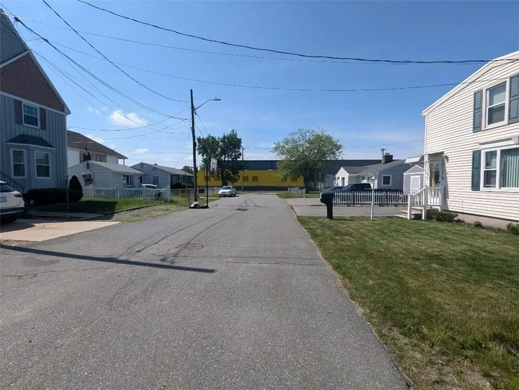 21 Pommenville Street Pawtucket RI 02861