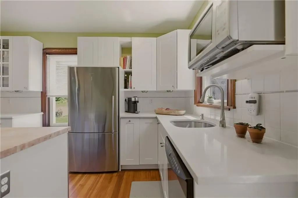 1536 Main Road Tiverton RI 02878