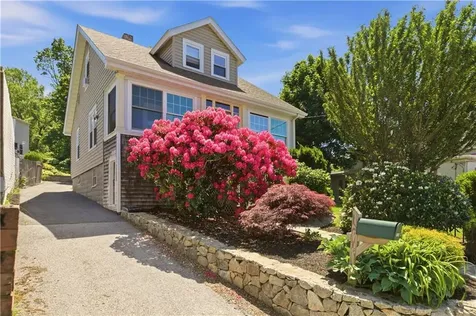 1536 Main Road Tiverton RI 02878