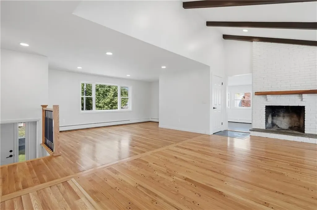 25 Stoneham Street Cranston RI 02920