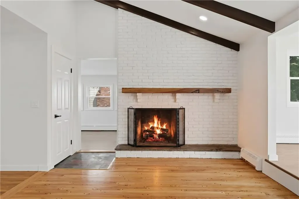 25 Stoneham Street Cranston RI 02920