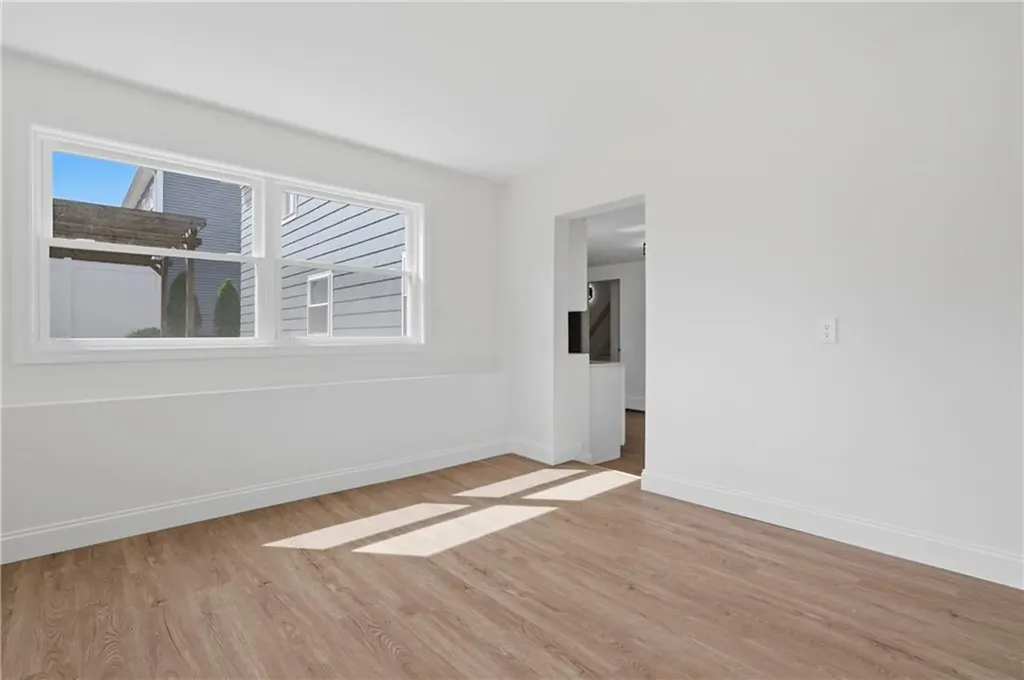 25 Stoneham Street Cranston RI 02920