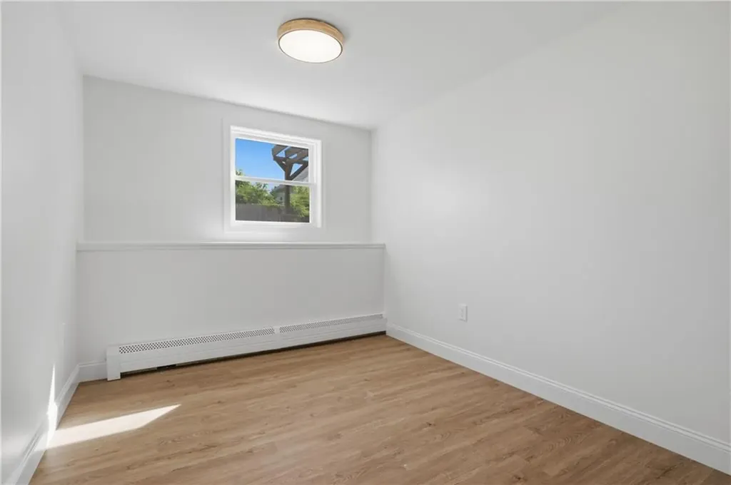 25 Stoneham Street Cranston RI 02920