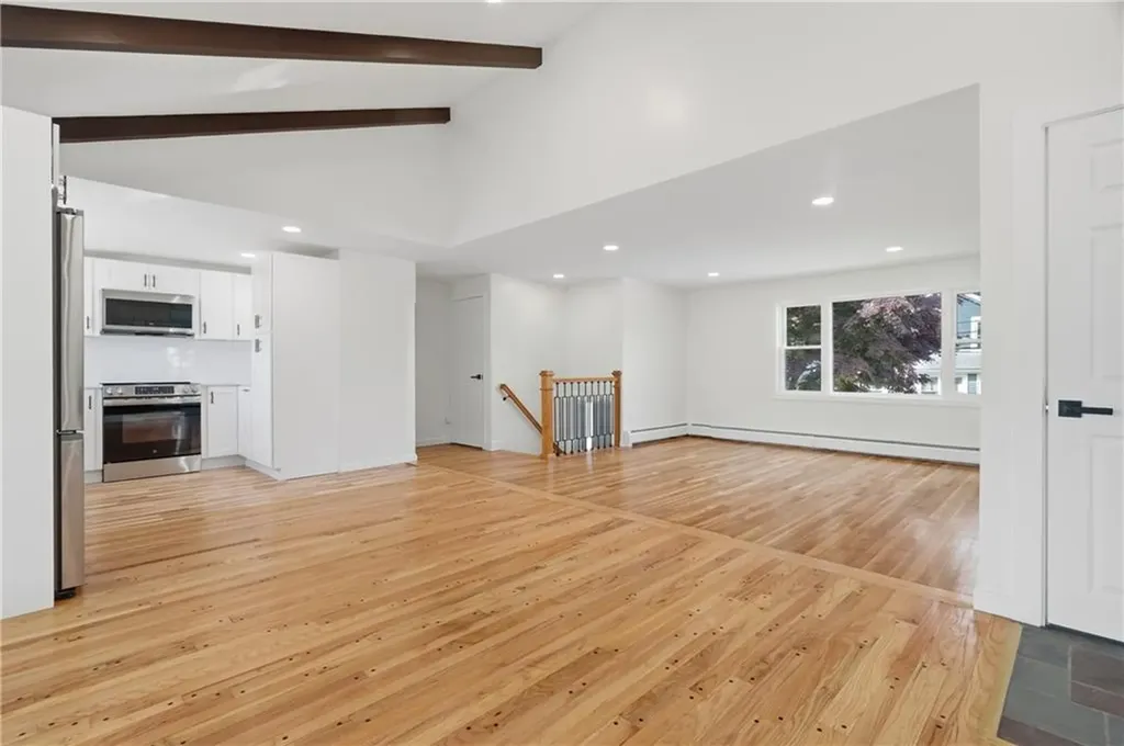 25 Stoneham Street Cranston RI 02920