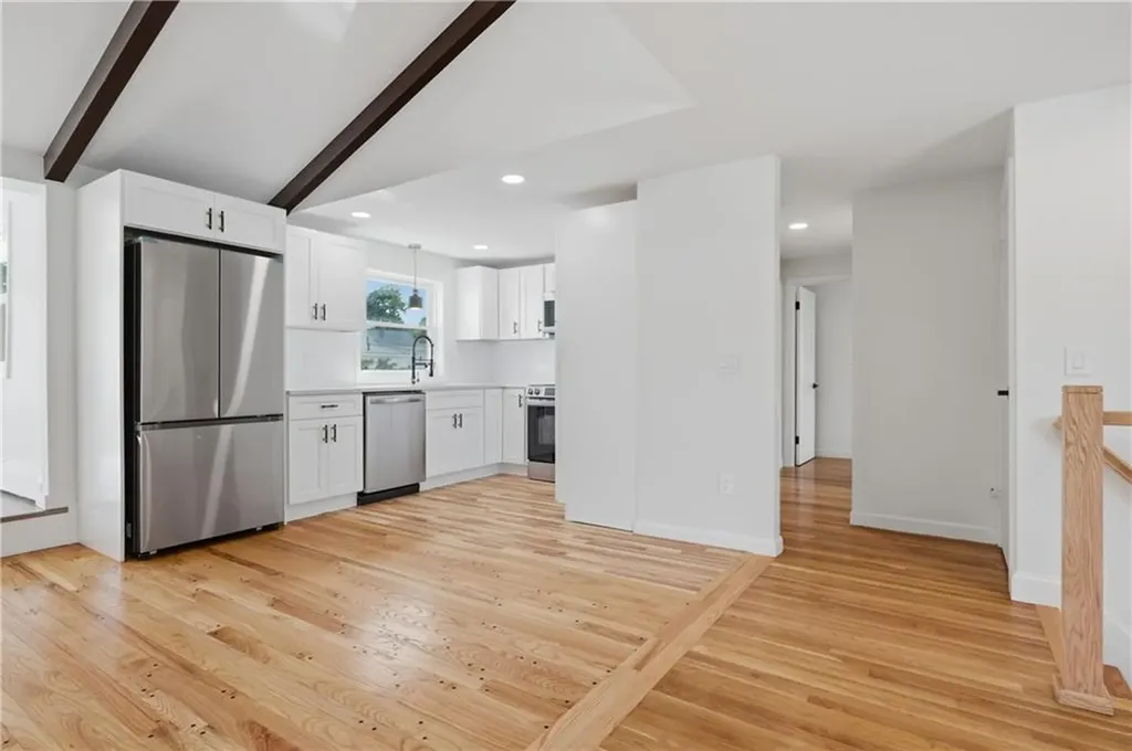 25 Stoneham Street Cranston RI 02920