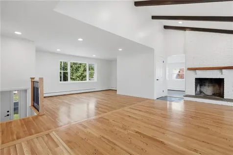 25 Stoneham Street Cranston RI 02920
