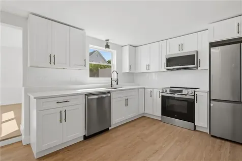 25 Stoneham Street Cranston RI 02920