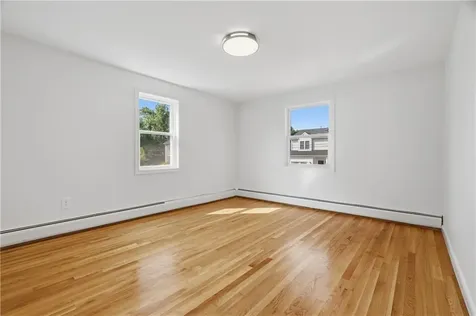 25 Stoneham Street Cranston RI 02920