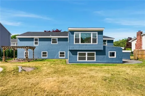 25 Stoneham Street Cranston RI 02920