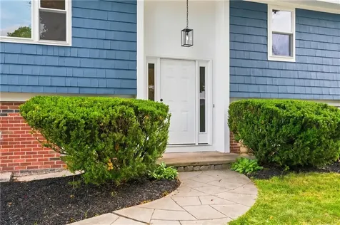 25 Stoneham Street Cranston RI 02920