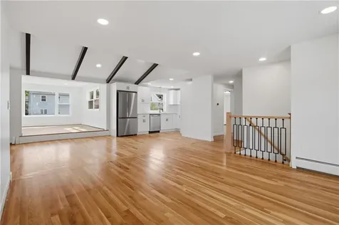 25 Stoneham Street Cranston RI 02920