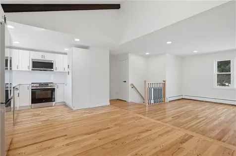 25 Stoneham Street Cranston RI 02920