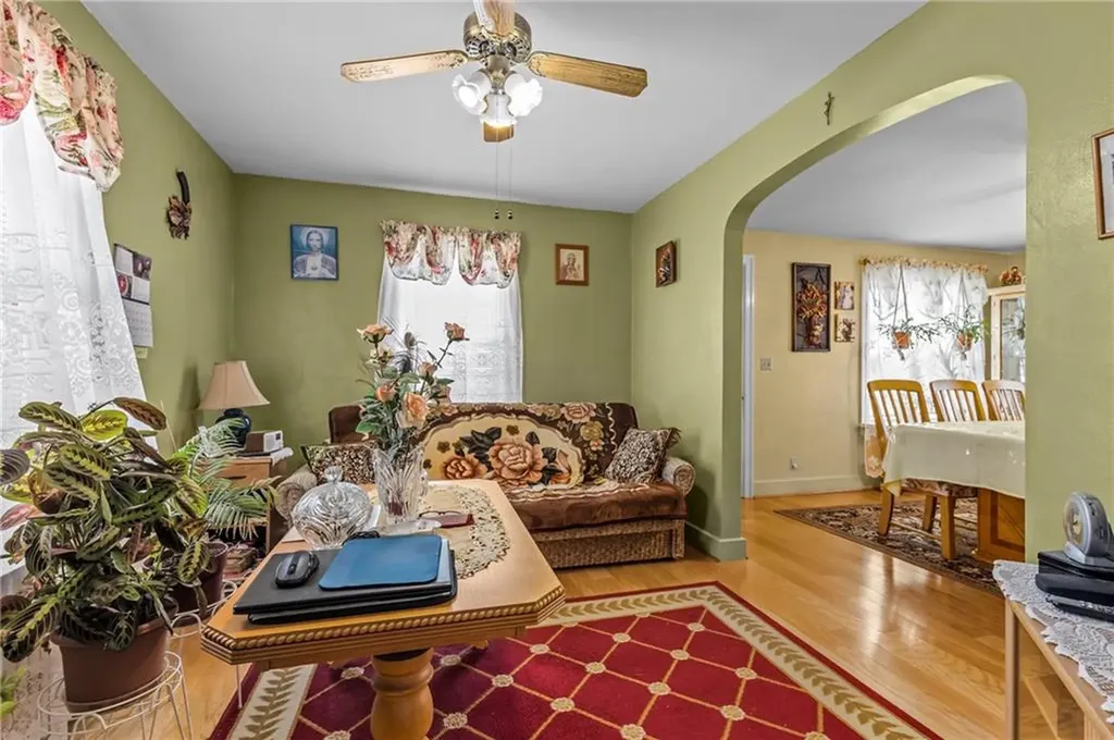 43 Virginia Avenue Woonsocket RI 02895