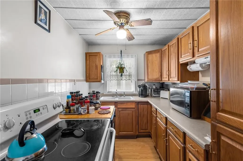 43 Virginia Avenue Woonsocket RI 02895
