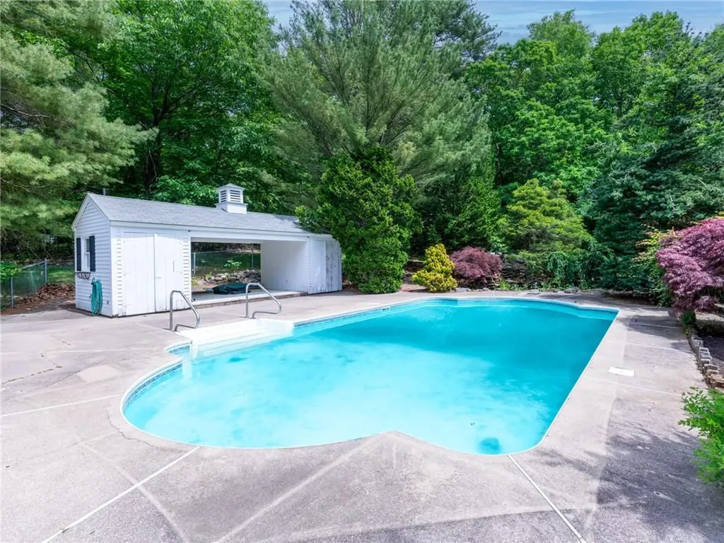 54 Ridge Road Scituate RI 02857