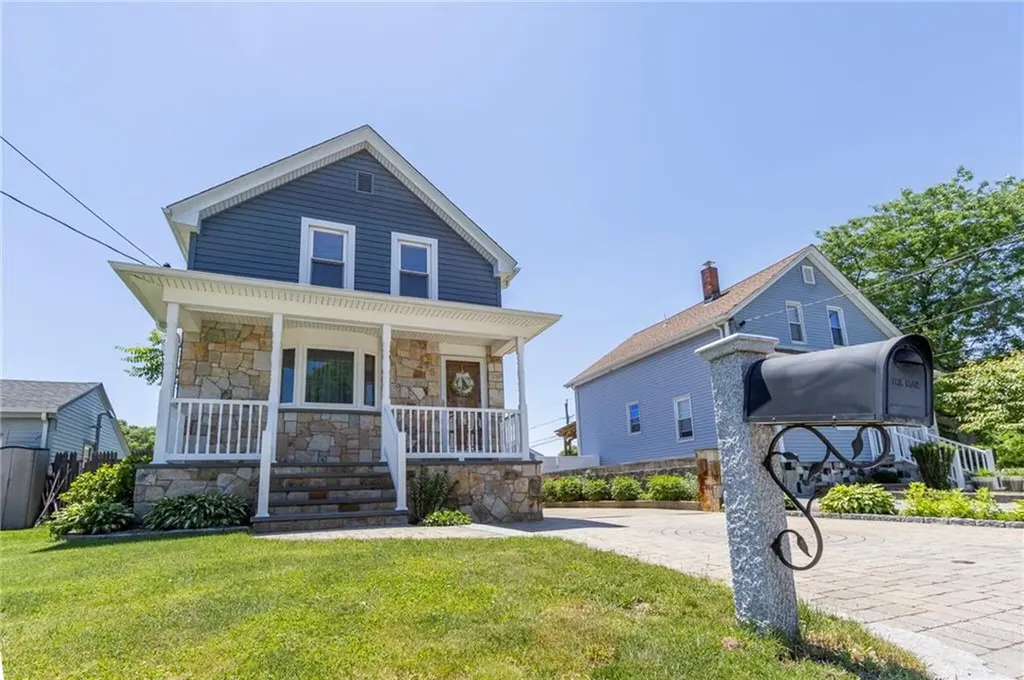 175 Leonard Avenue East Providence RI 02914