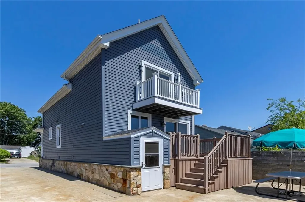 175 Leonard Avenue East Providence RI 02914