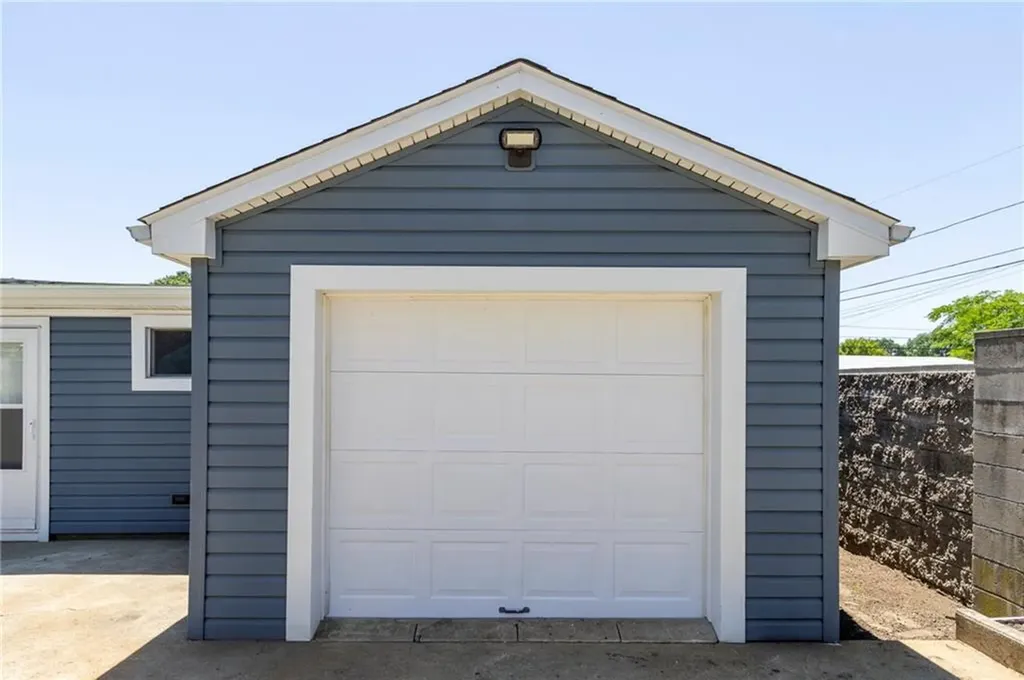 175 Leonard Avenue East Providence RI 02914