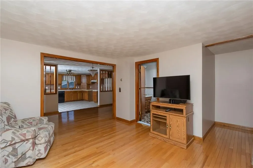 175 Leonard Avenue East Providence RI 02914