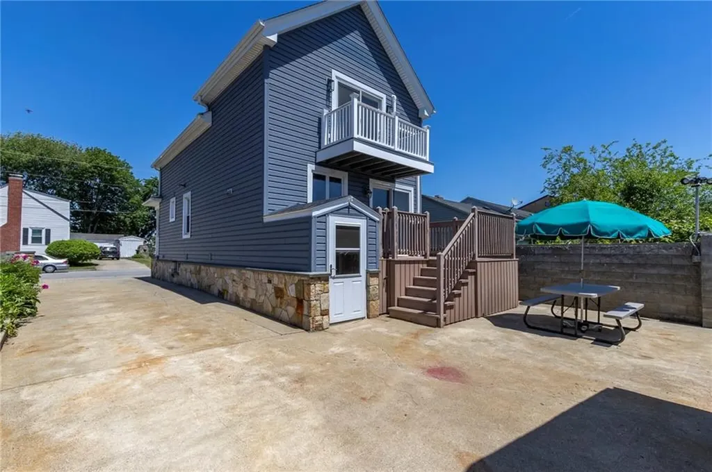 175 Leonard Avenue East Providence RI 02914