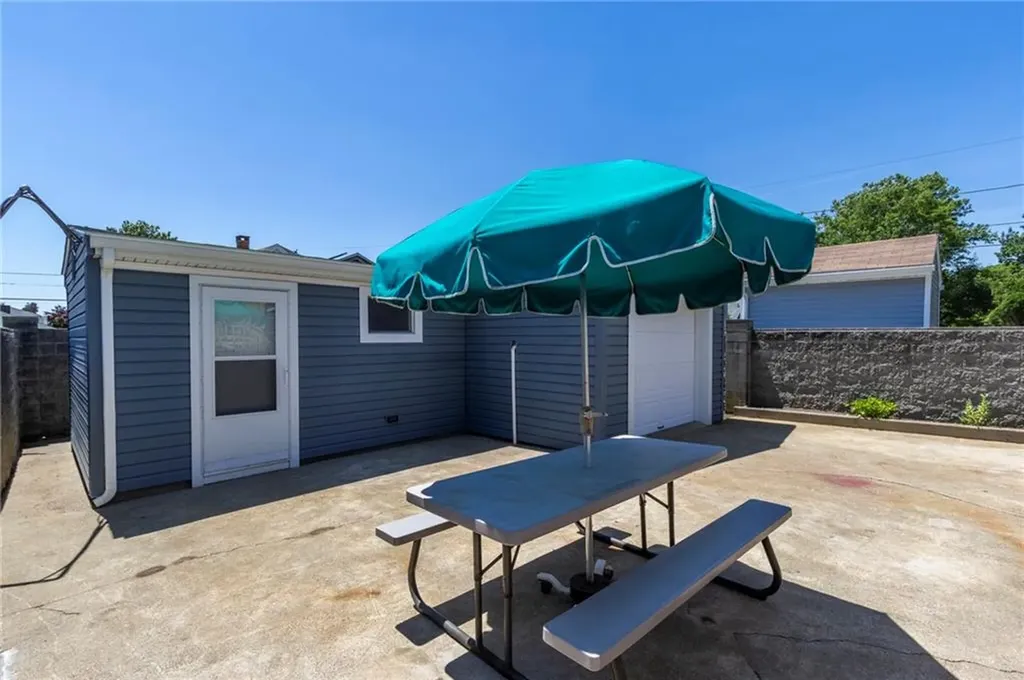 175 Leonard Avenue East Providence RI 02914