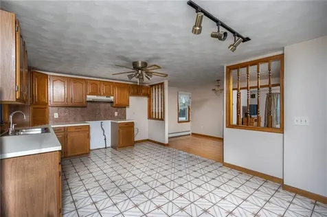 175 Leonard Avenue East Providence RI 02914
