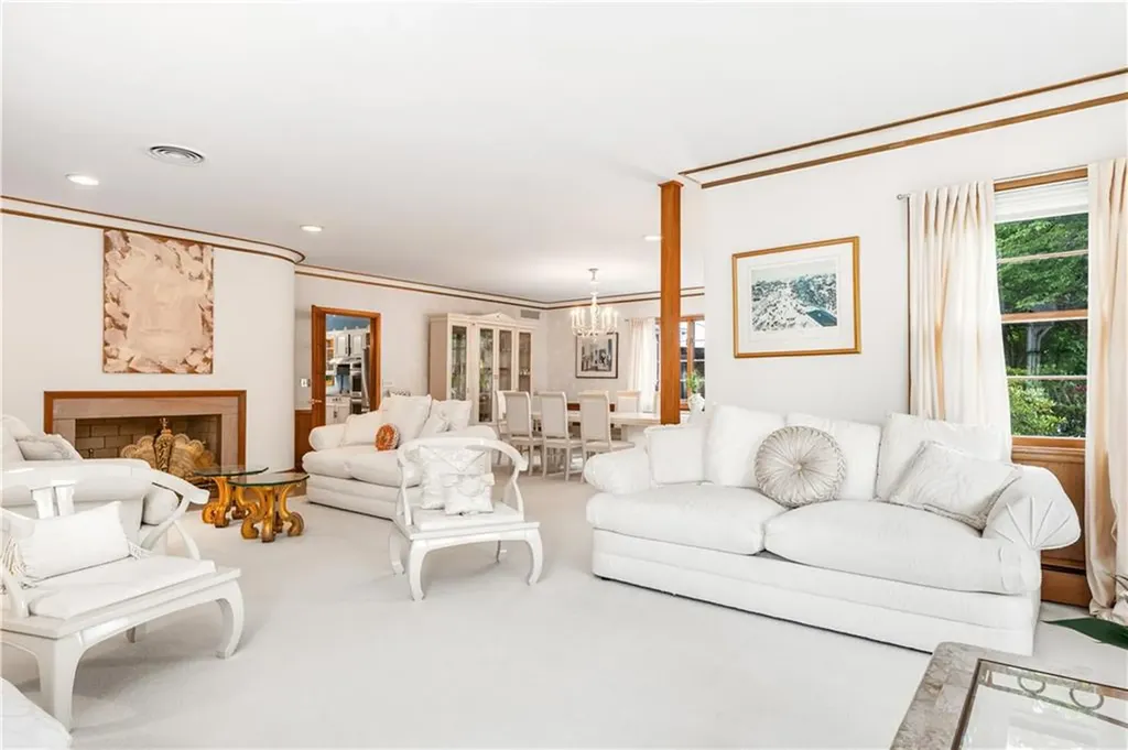 133 Tupelo Hill Drive Cranston RI 02920