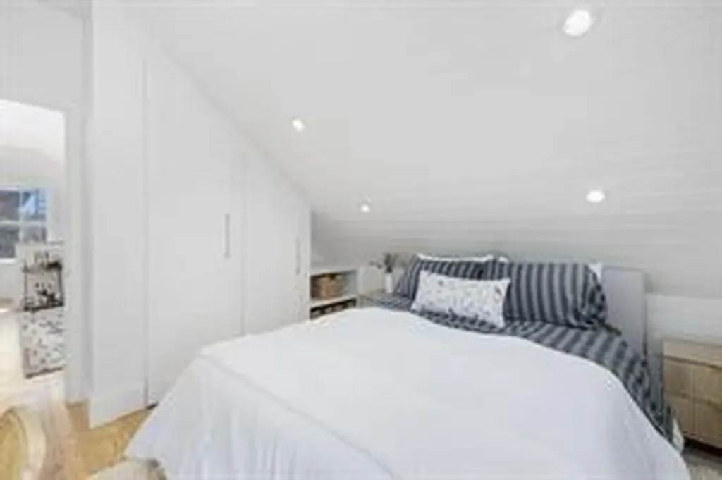 17 Willow Street Newport RI 02840
