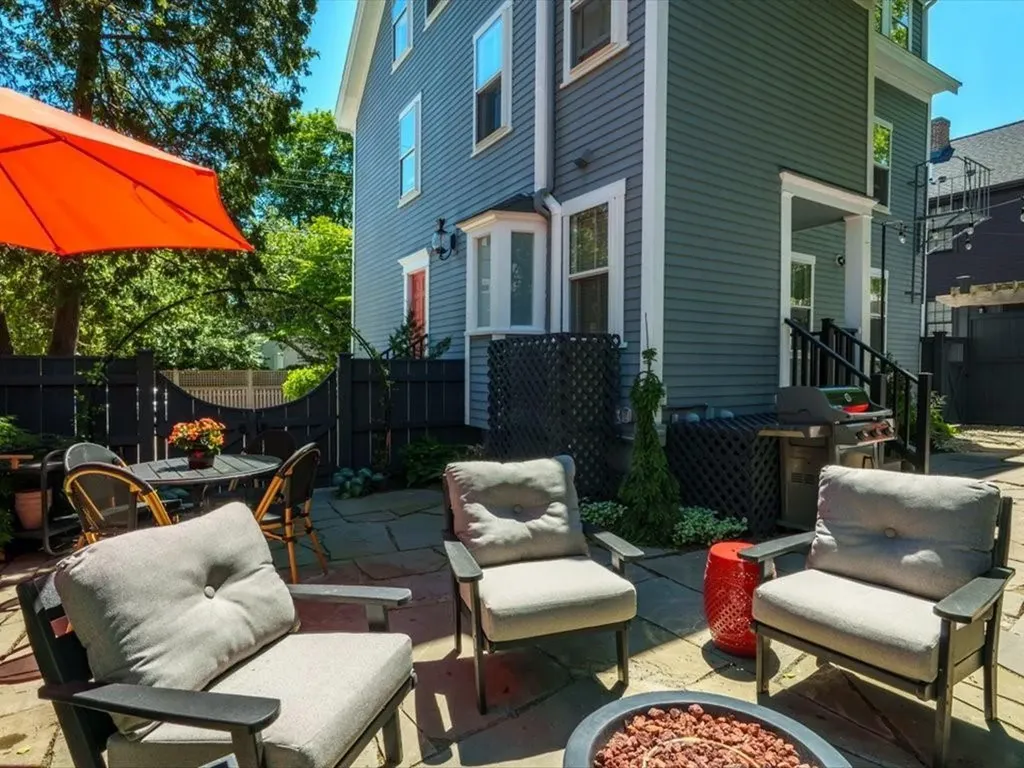 17 Willow Street Newport RI 02840