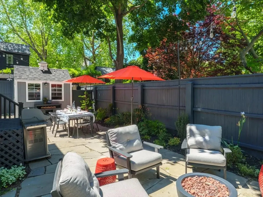 17 Willow Street Newport RI 02840