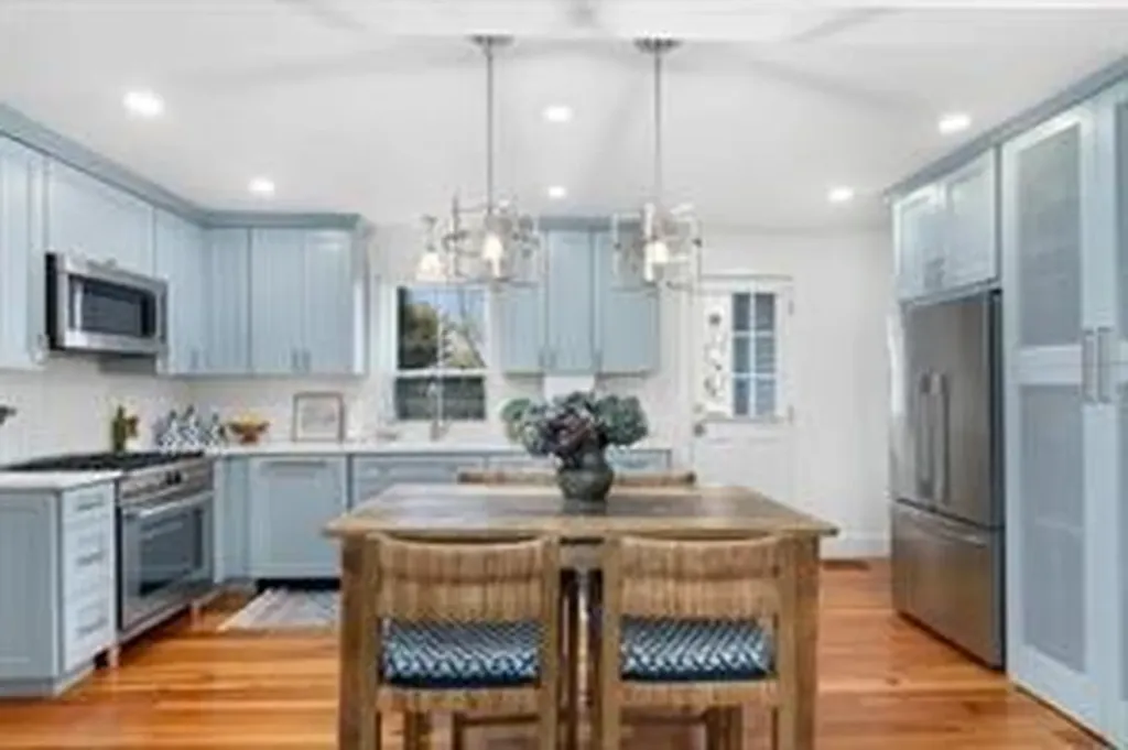 17 Willow Street Newport RI 02840