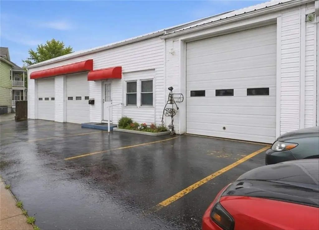 1068 Park Avenue Woonsocket RI 02895