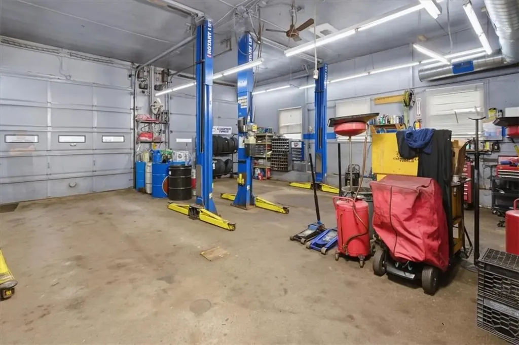 1068 Park Avenue Woonsocket RI 02895