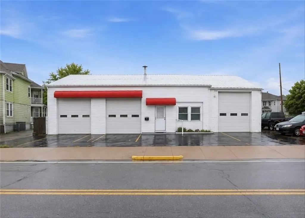 1068 Park Avenue Woonsocket RI 02895