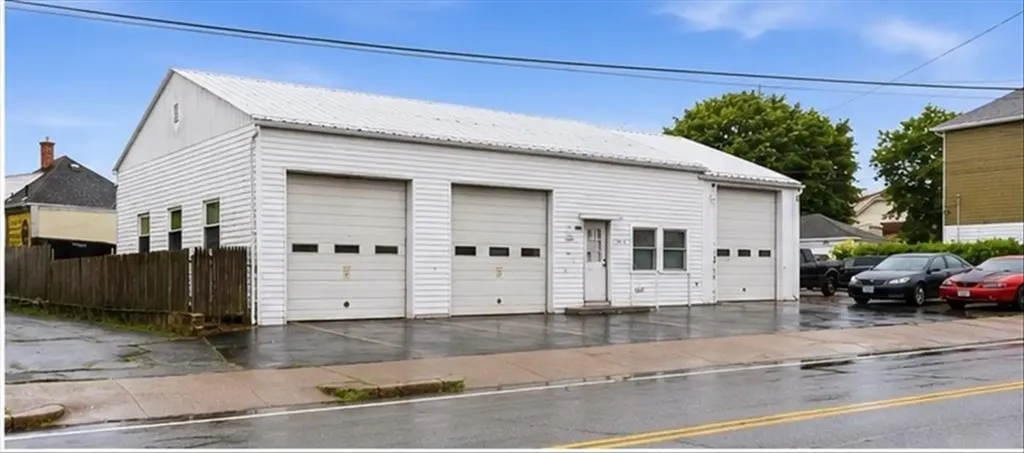 1068 Park Avenue Woonsocket RI 02895