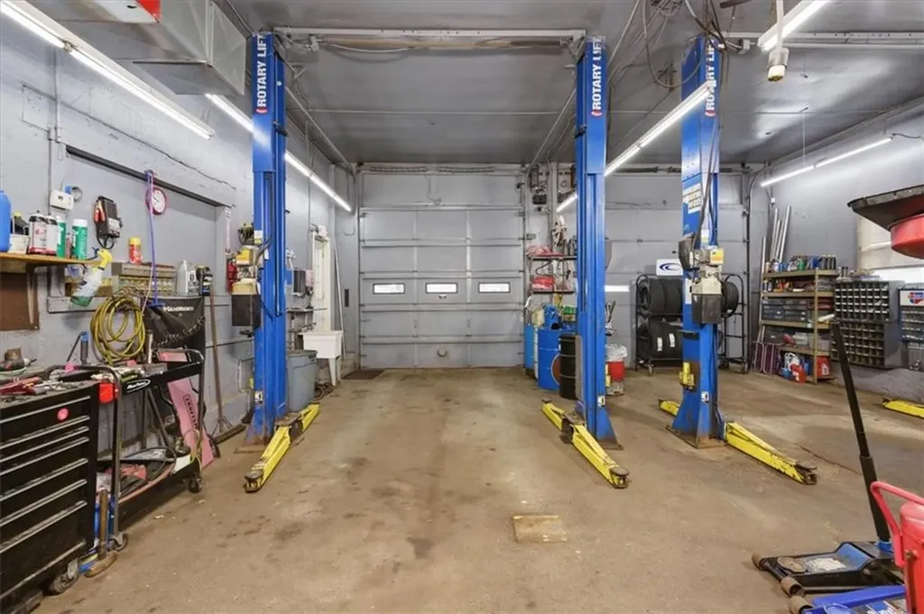 1068 Park Avenue Woonsocket RI 02895