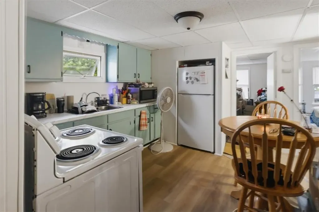 20 Oakton Street Woonsocket RI 02895