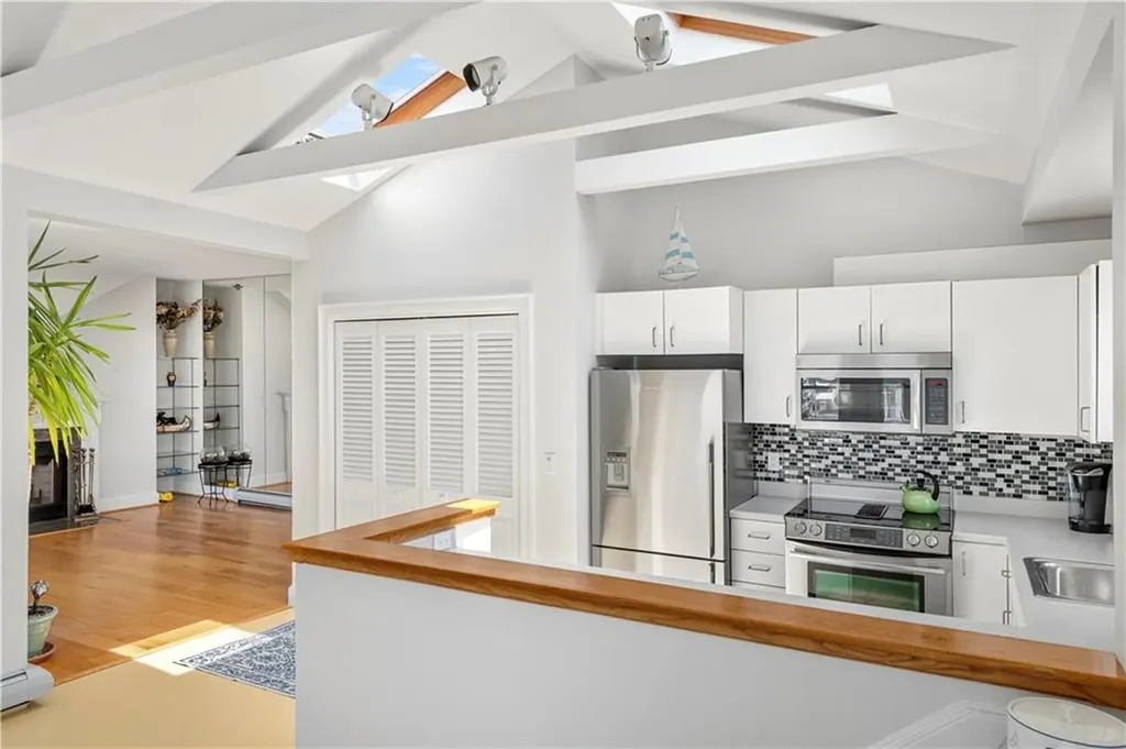 433 Thames Street Newport RI 02840