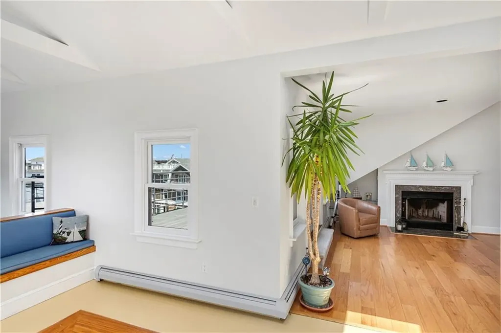 433 Thames Street Newport RI 02840