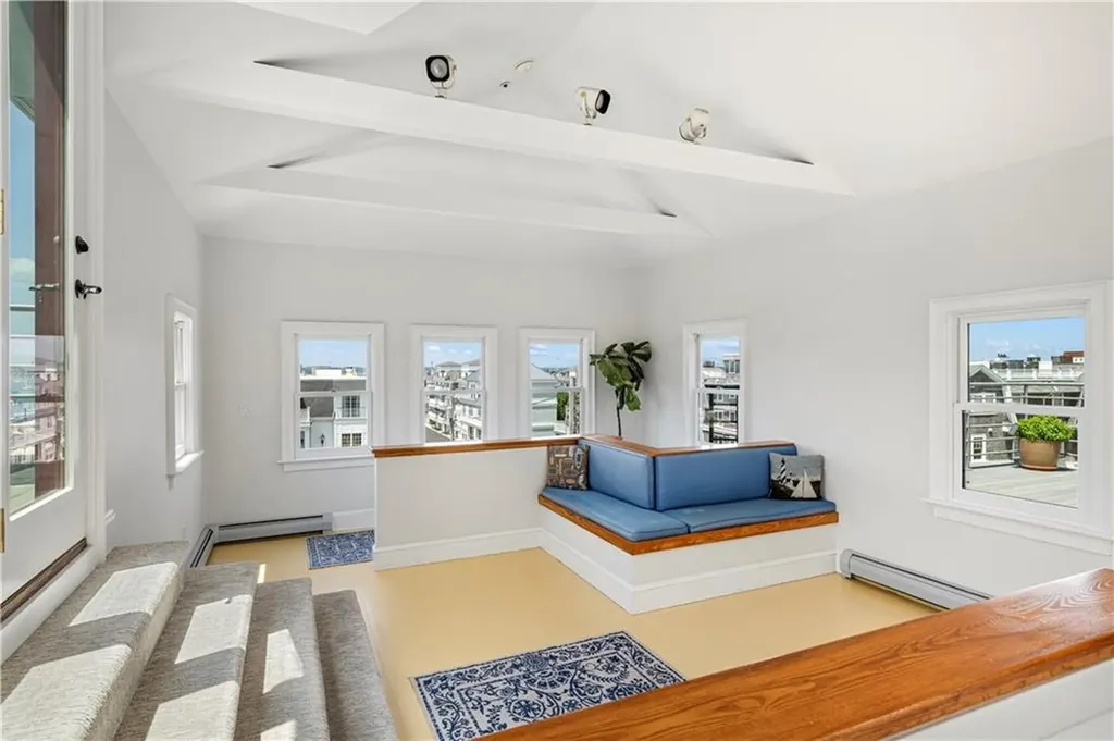 433 Thames Street Newport RI 02840