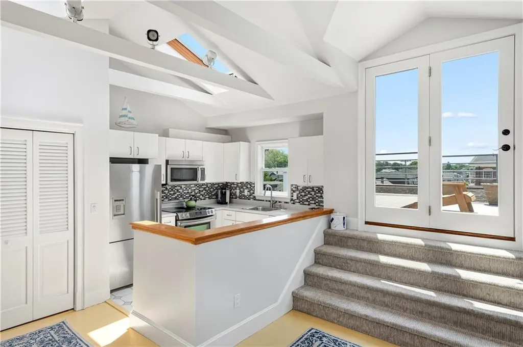 433 Thames Street Newport RI 02840